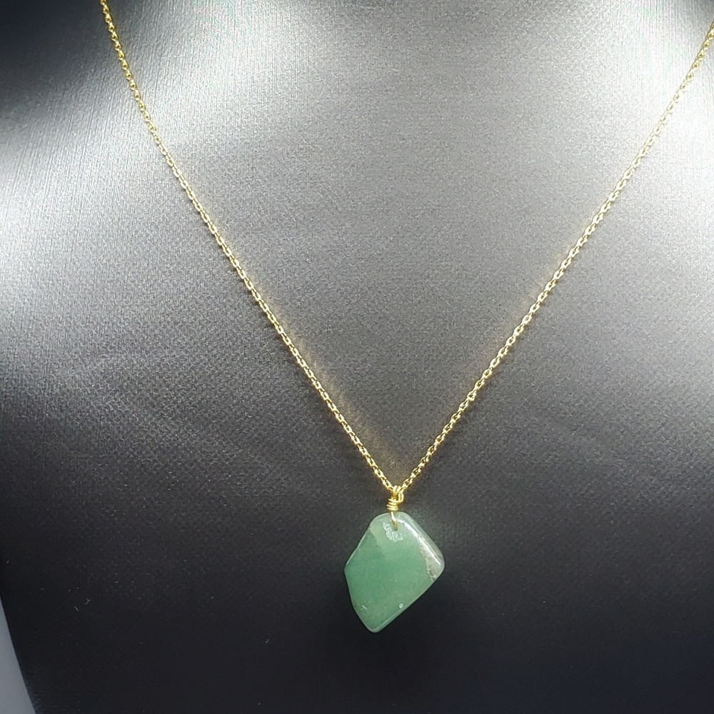 Green stone necklase